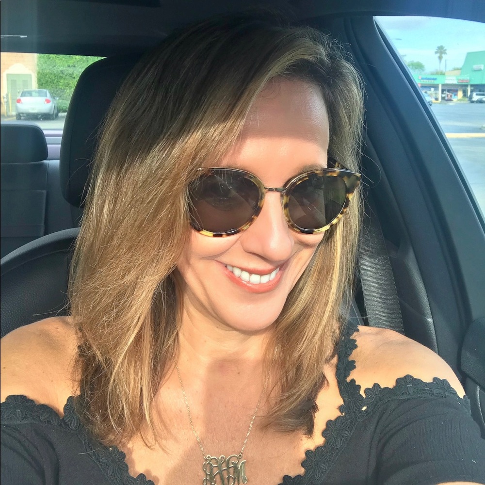 Meet your Posher, Ana